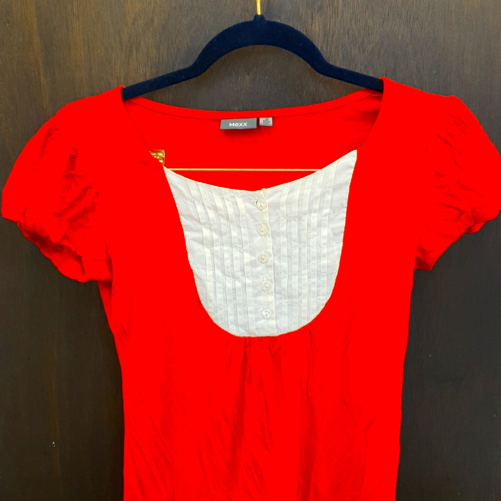 XS red and white Mexx top
